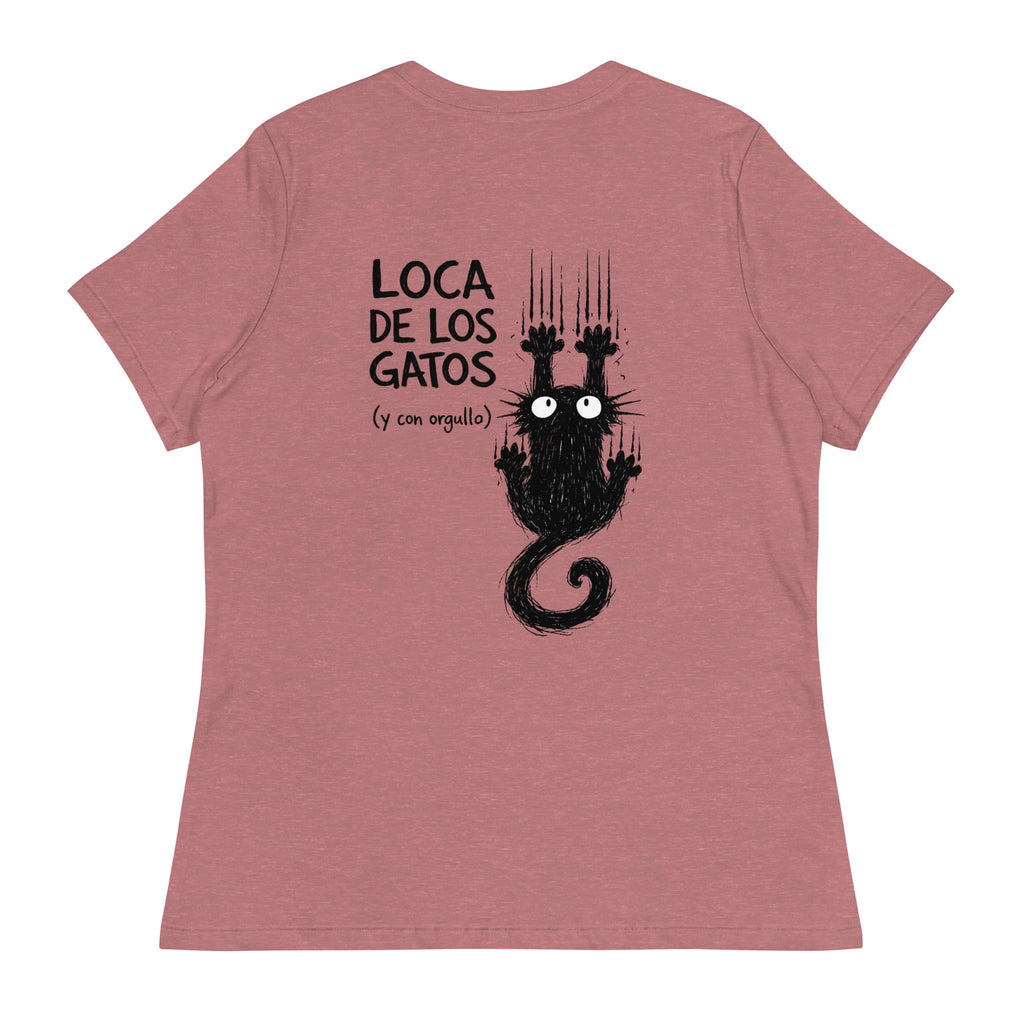 Parte trasera de la camiseta 'Loca de los gatos' de Dogma BCN en color Rosa. Diseño original de gato negro arañando para amantes de los gatos.